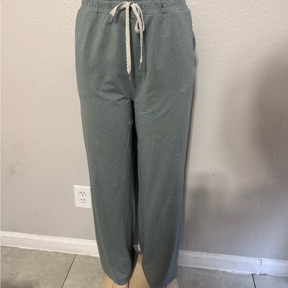 Vuori Women's Sage Joggers with Drawstring